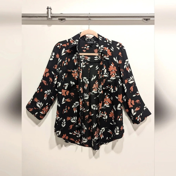 🛑 Missing 2 Buttons 🛑 Black Floral Button Down Blouse Size Medium - Picture 2 of 6
